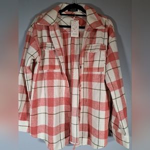 Women's Automet casual plaid shacket with long sleeves. Size M.
